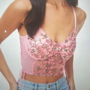 Floral embroidery mesh splicing crop top